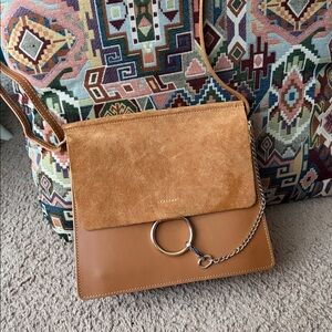 Chic Tan Leather Shoulder Bag